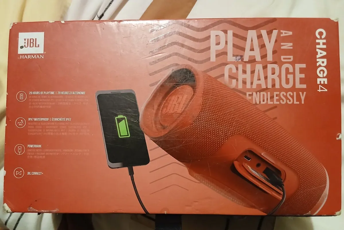 JBL Charge 4 Speaker - Image 3