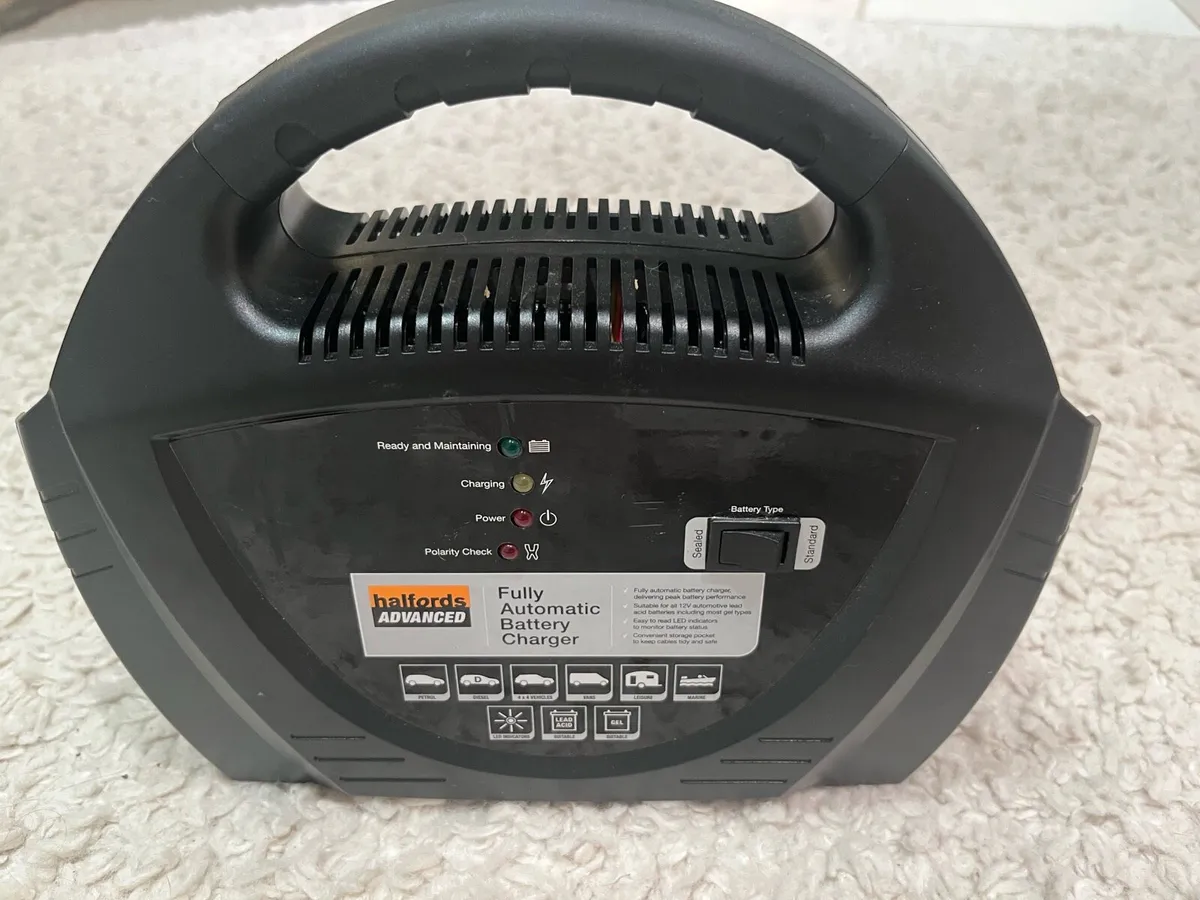 Battery Charger - Image 1