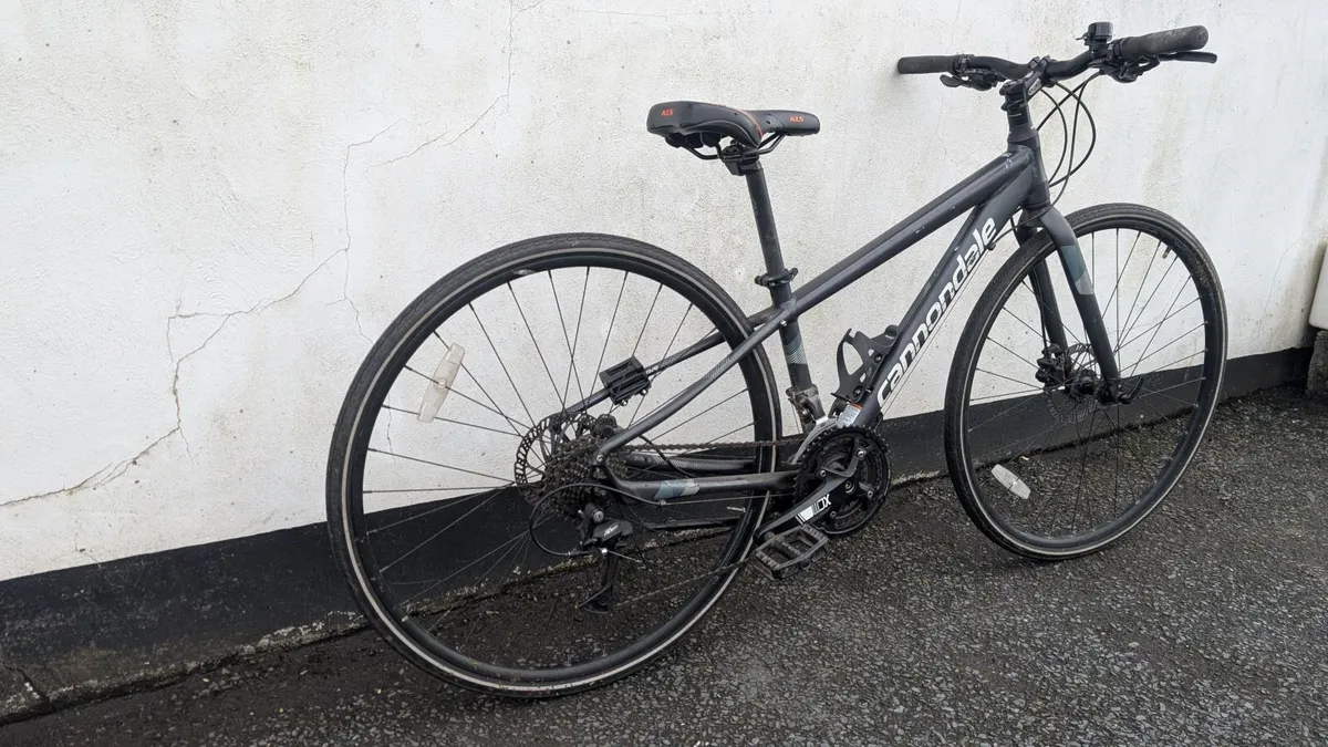 Cannondale City Bike 700 – Small, Aluminum Frame - Image 2