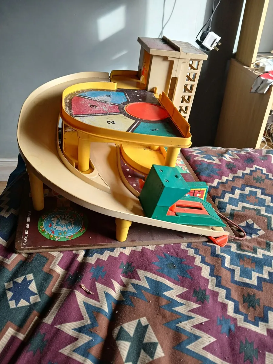 Fisherprice vintage garage - Image 2