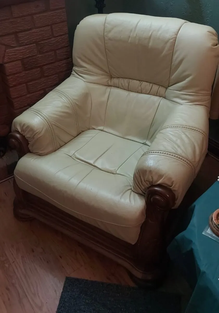 Suite of Furniture - Image 2