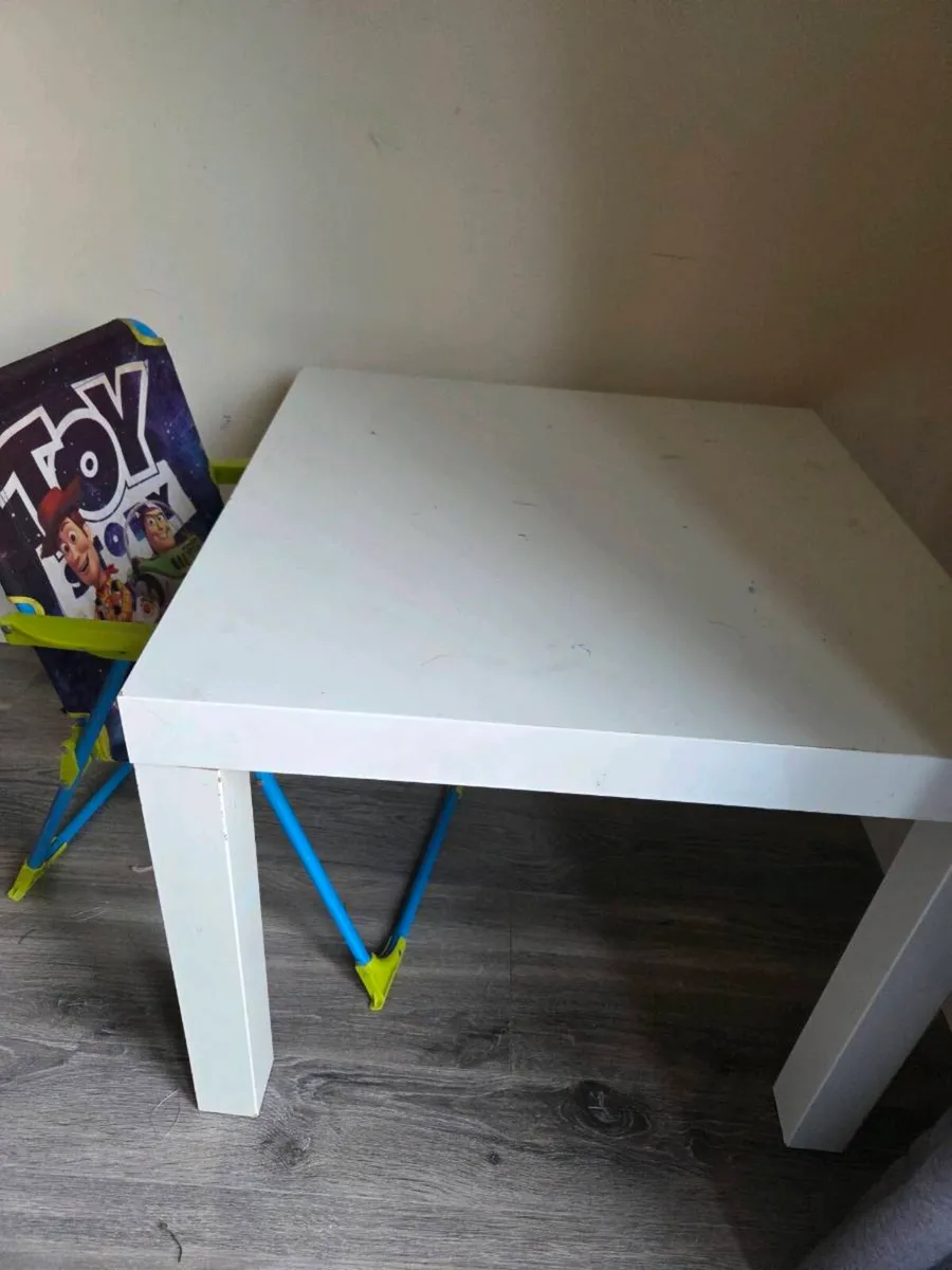 Kids table and chair