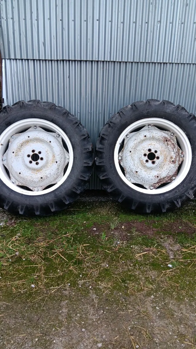 Ford six stub 13.6.36 wheels - Image 1