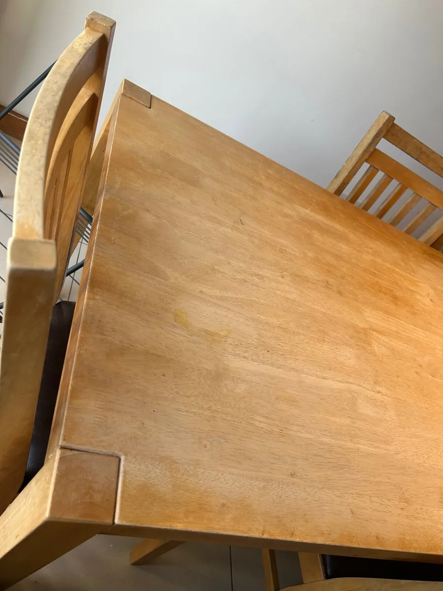 table and chairs - Image 3