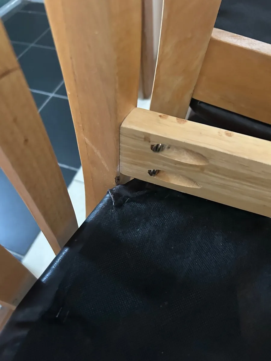 table and chairs - Image 4