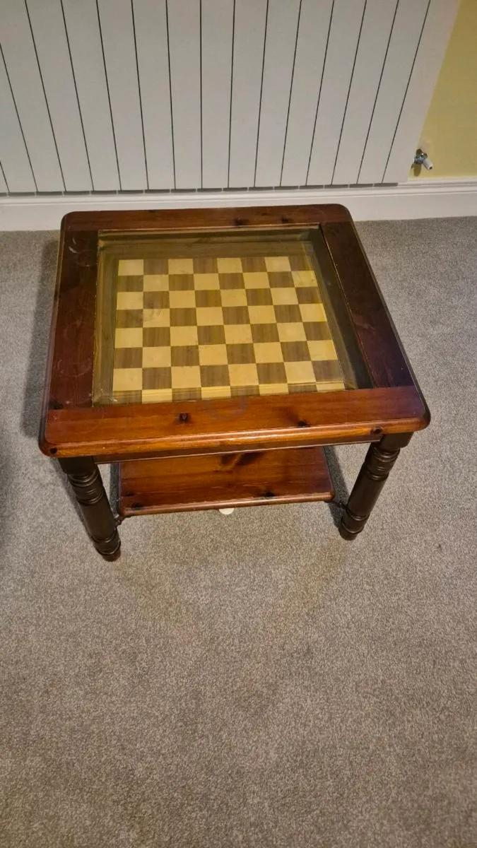 Display table with chess board - Image 1