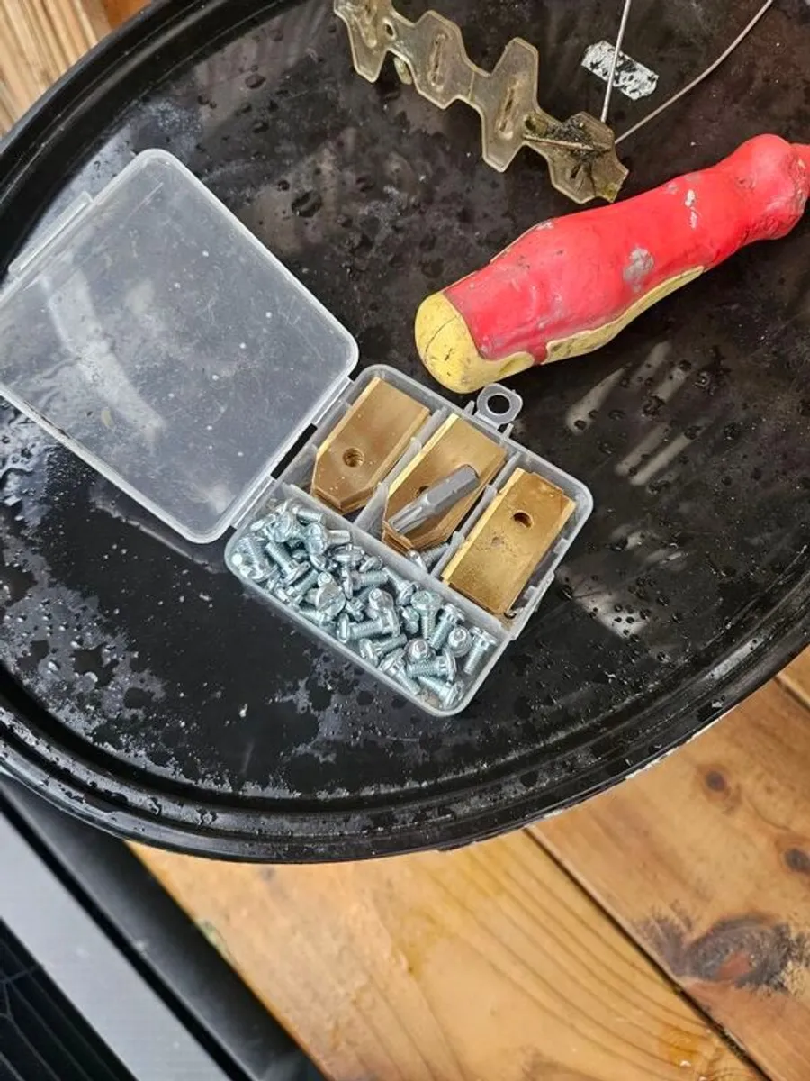 Husqvarna robot lawn mower - Image 2