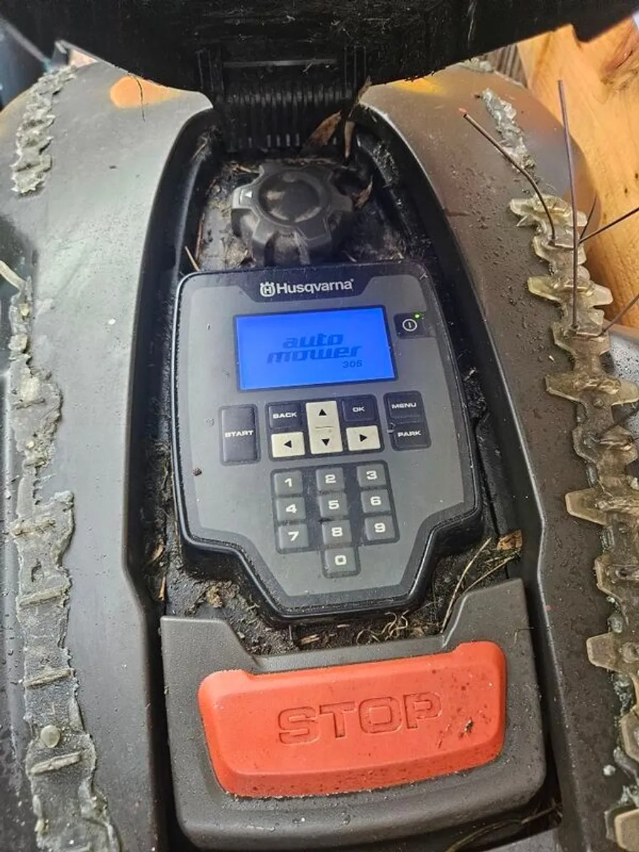 Husqvarna robot lawn mower - Image 3