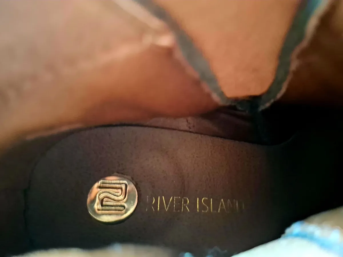 Size 5 Shoe Sale – Prices Include Postage... - Image 4