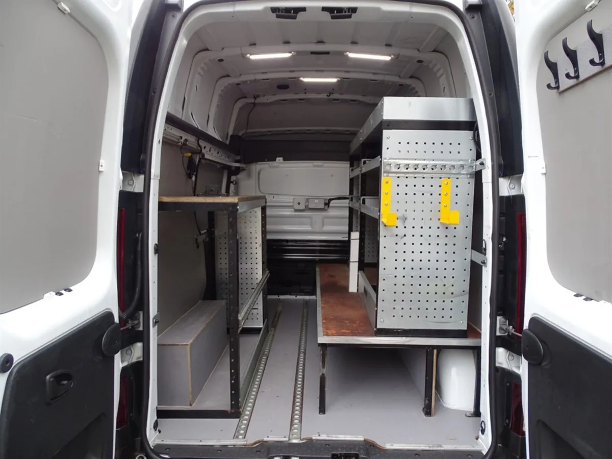 2021 Renault Trafic High Roof Panel Van - Image 4