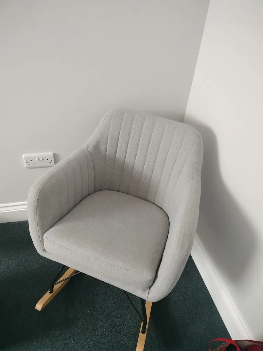 Nursing chair - Image 1