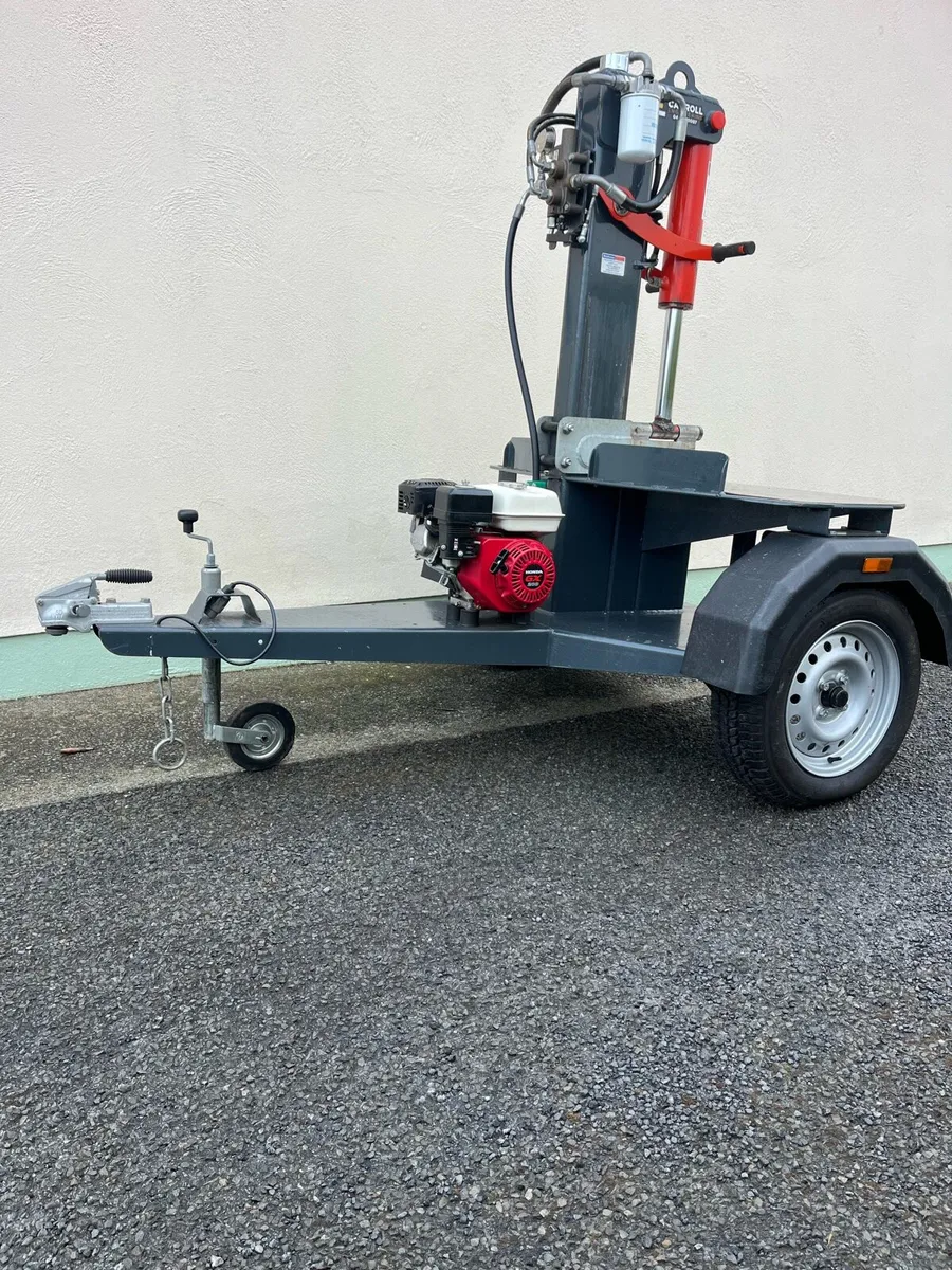 Carrol Towable log splitter - Image 1
