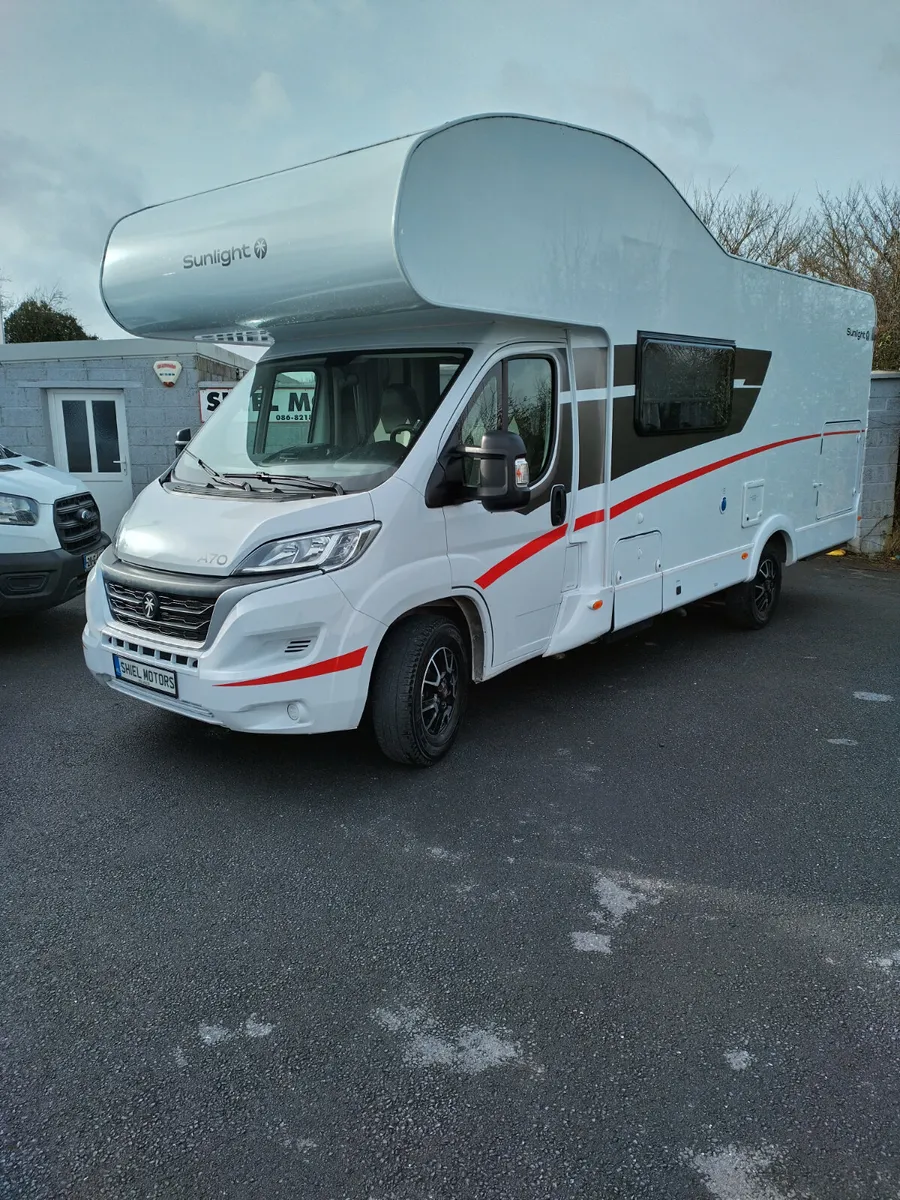 2023 Camper Motorhome  Alcove  6 seats - Image 3