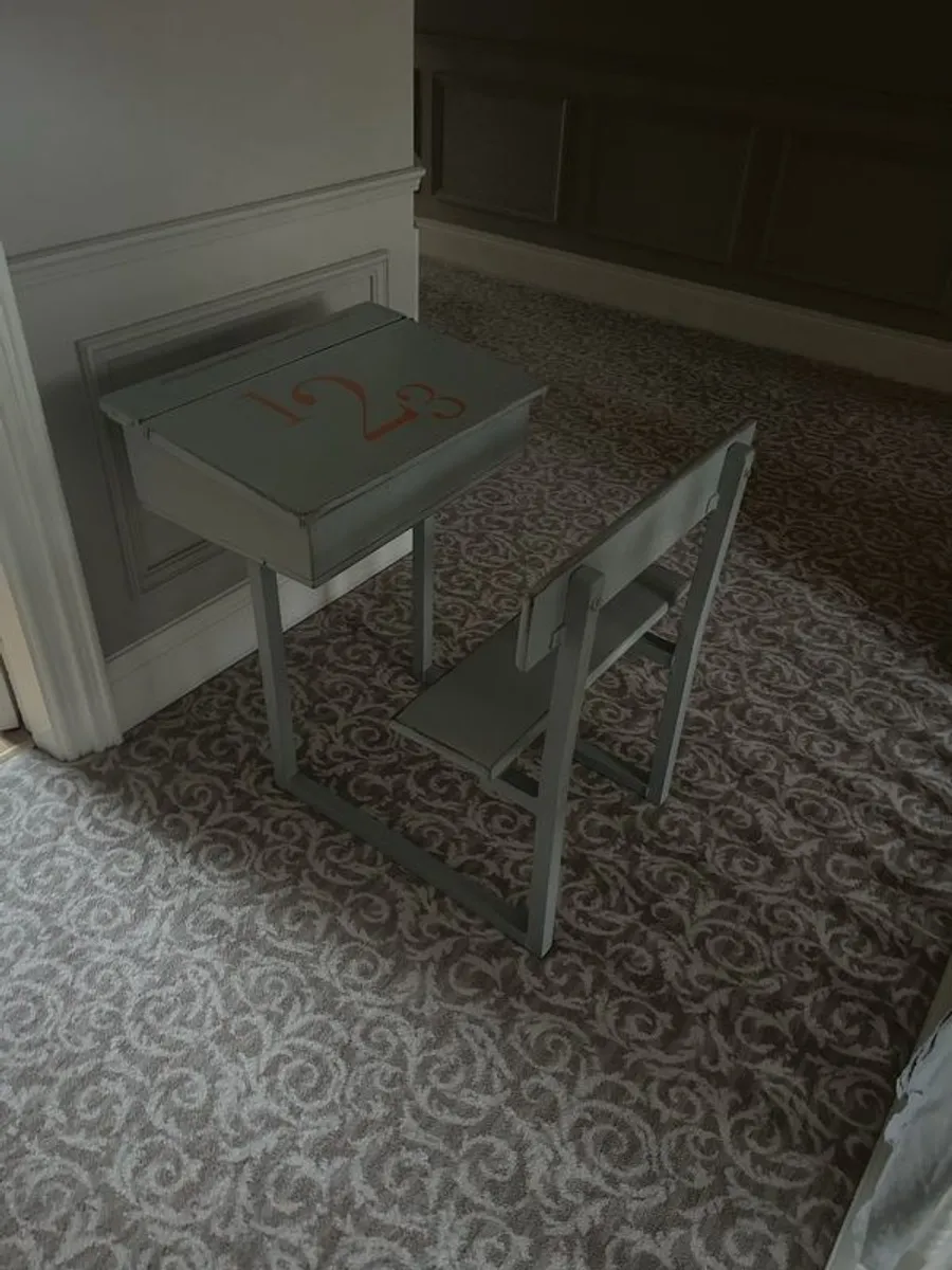 writing desk - Image 1