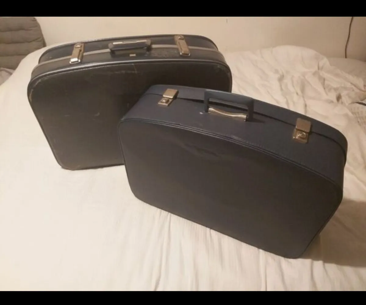 Vintage 1960s Suitcase - Image 1