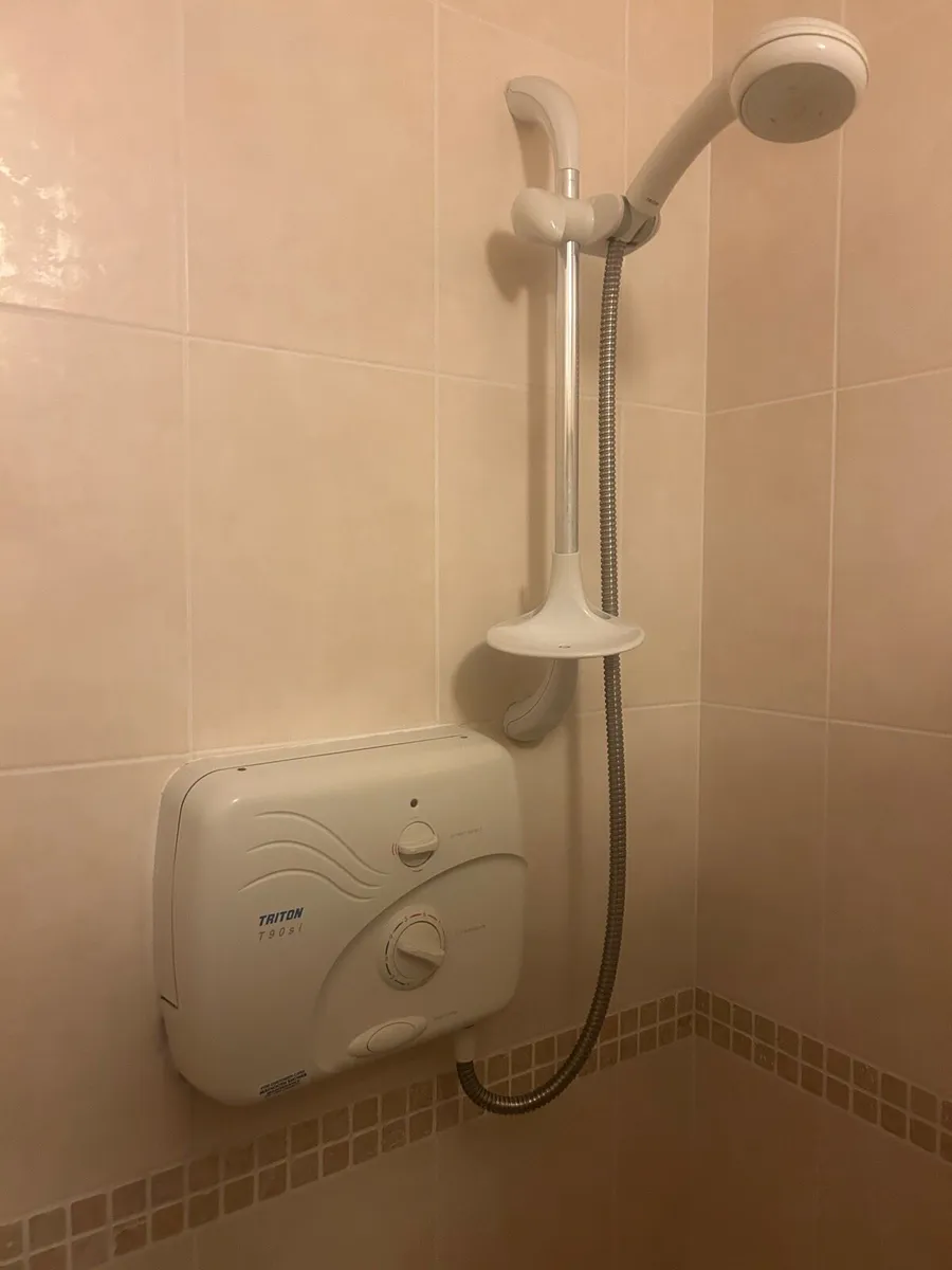 Electric shower - Image 1