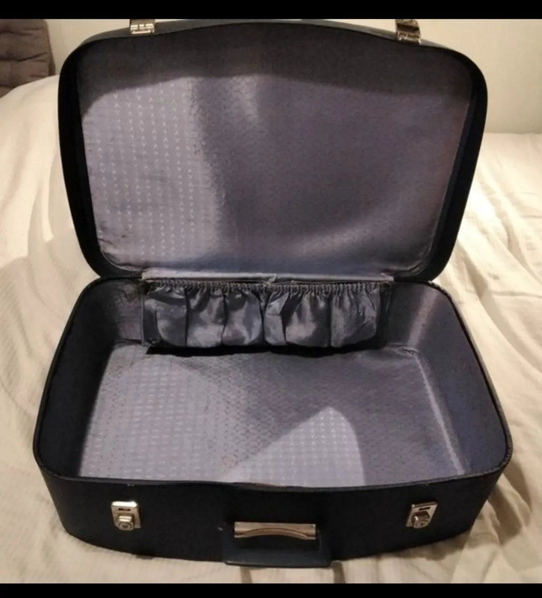 Vintage 1960s Suitcase - Image 4