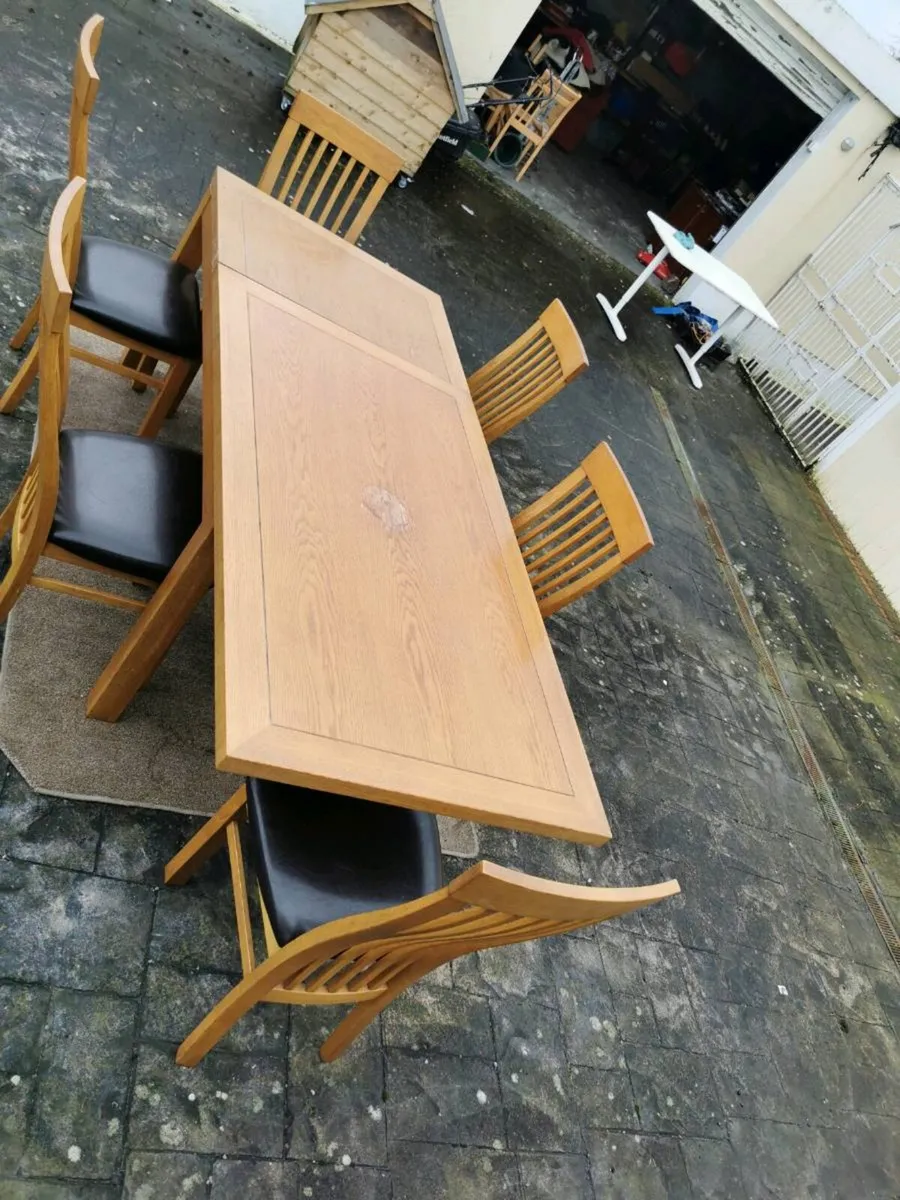 Modern heavy Oak Table and 6 chairs. Urgent Sale. - Image 3