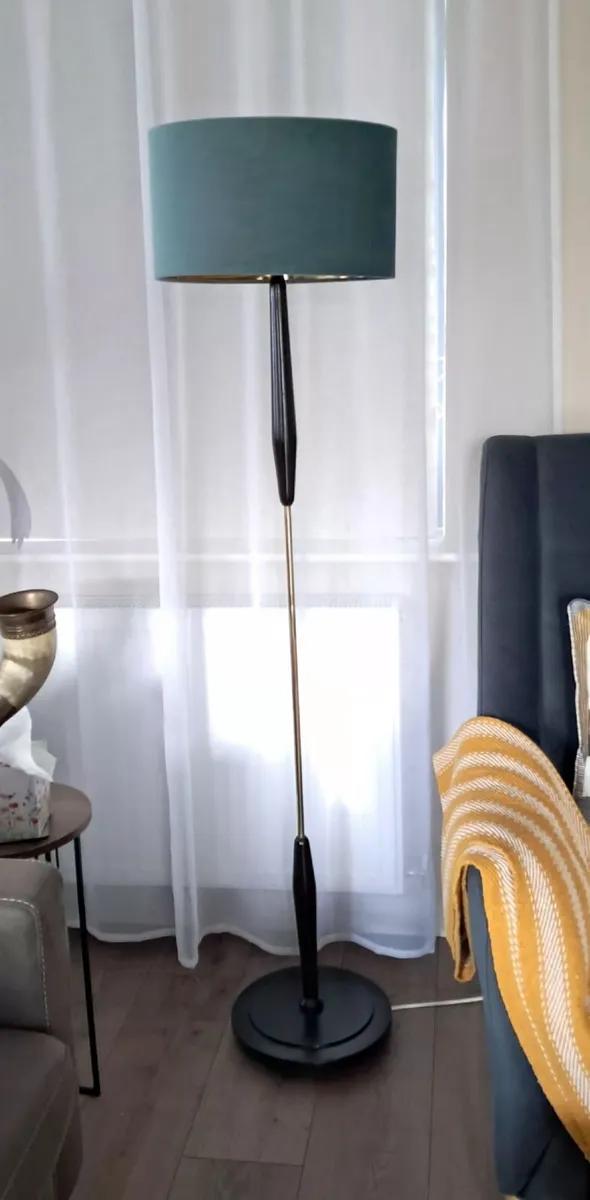 Mid century modern oak and brass floor lamp - Image 4