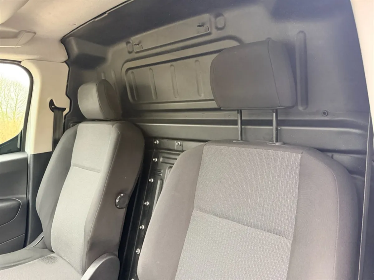 2020 Vauxhall Combo Small Panel Van - Image 3