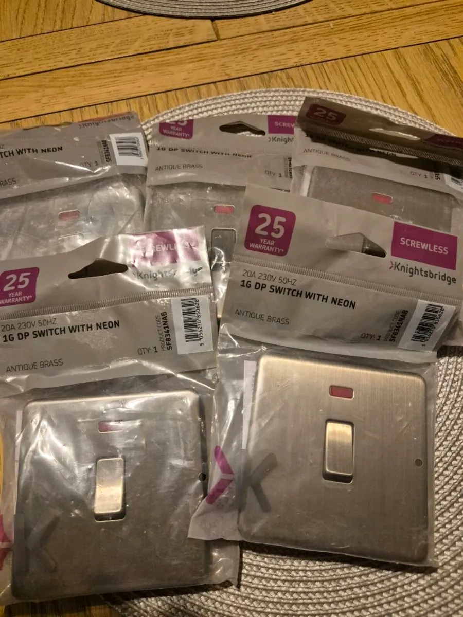 5 pcs Knightsbridge 1G switch with neon - Image 4