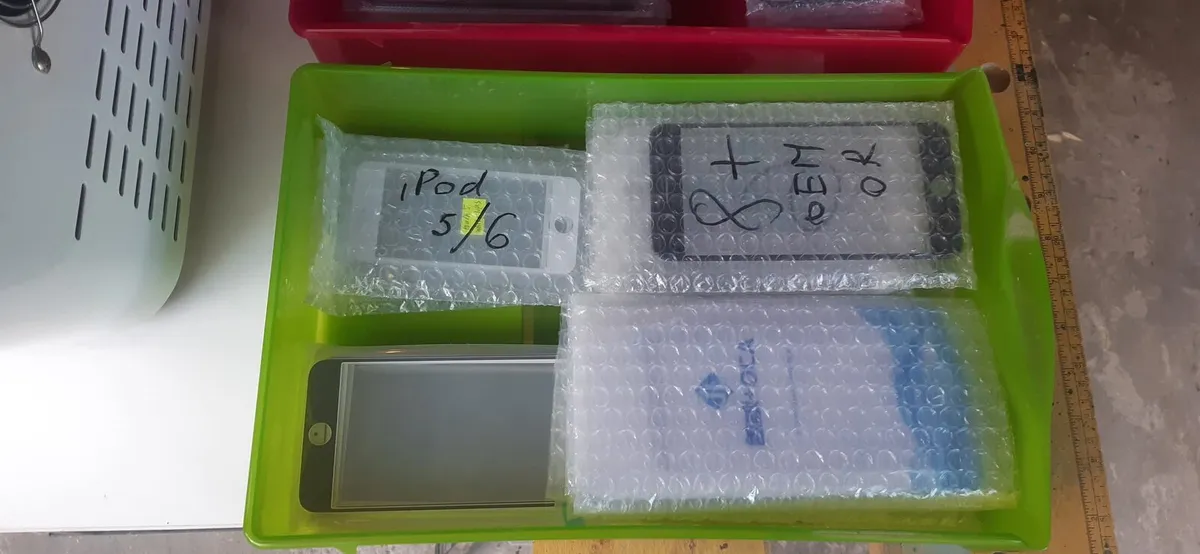 Phone repair shop closing down all equipment - Image 2