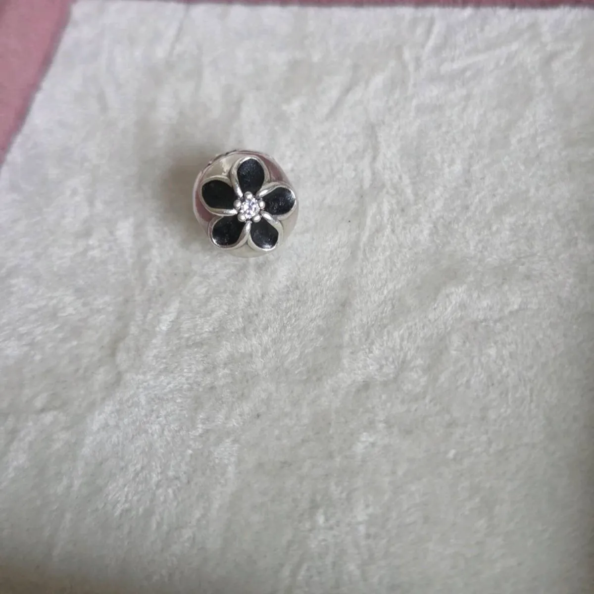 Pandora  mistyc floral CZ enamel black charm clip - Image 3