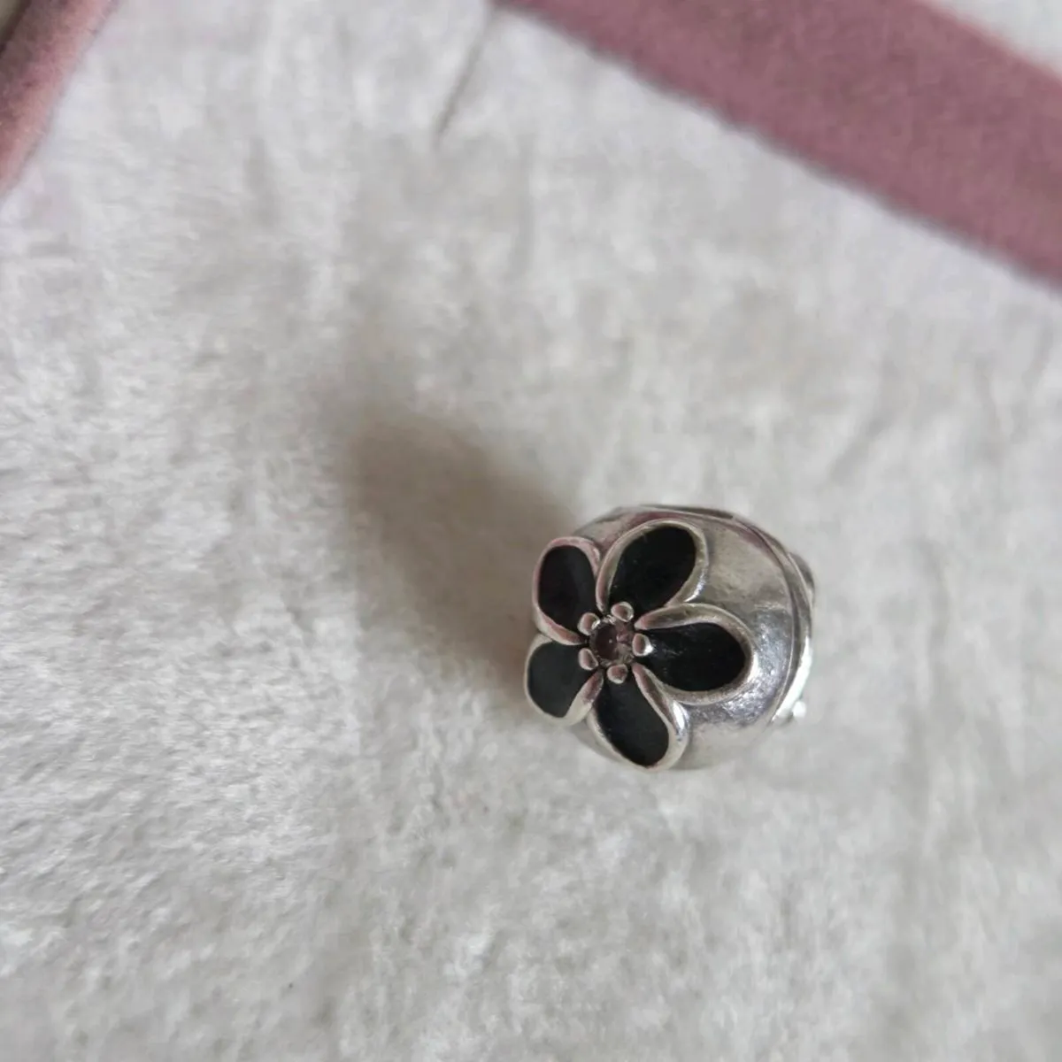 Pandora  mistyc floral CZ enamel black charm clip - Image 4