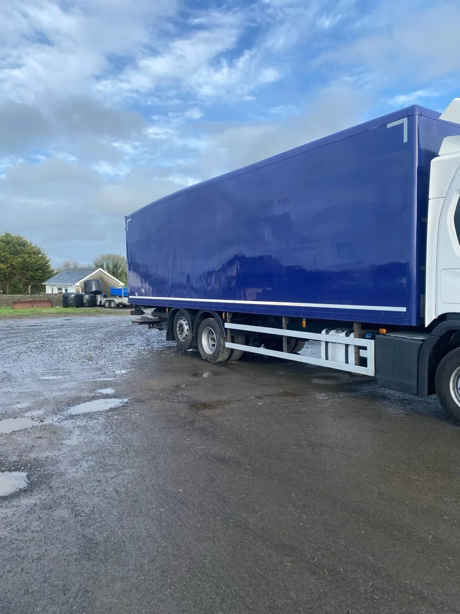 2021 Container body 30ft and dhollandia tail lift - Image 1