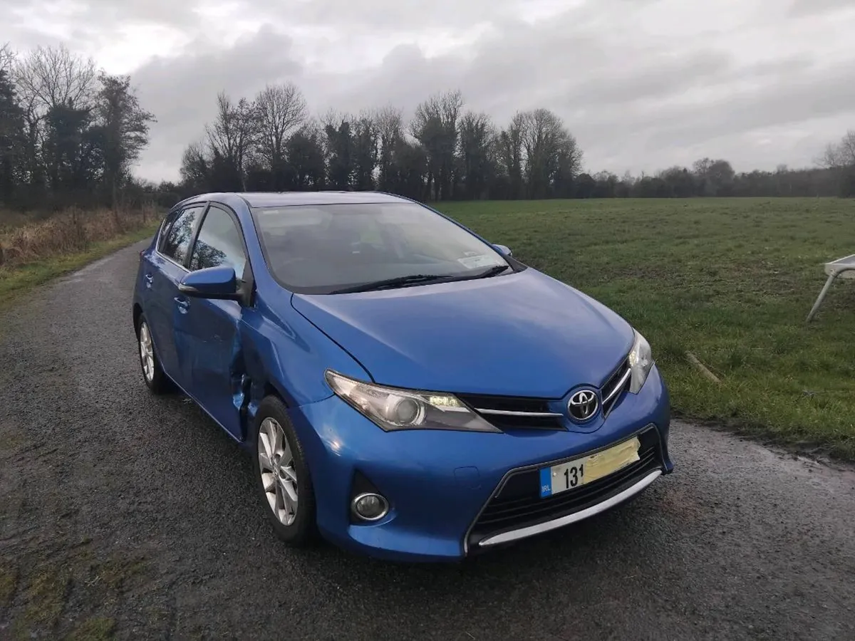 2013 Toyota Auris - Image 1