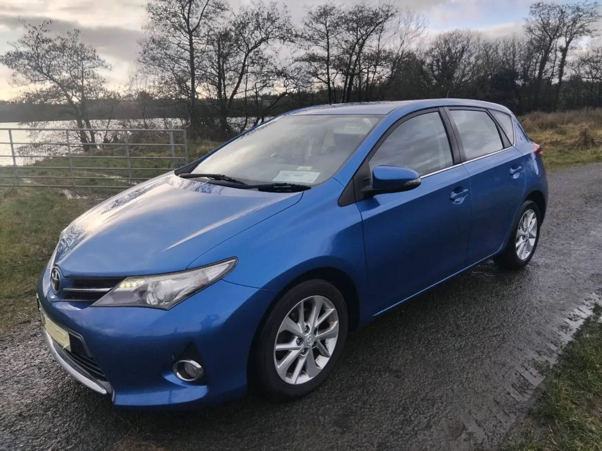 2013 Toyota Auris - Image 4