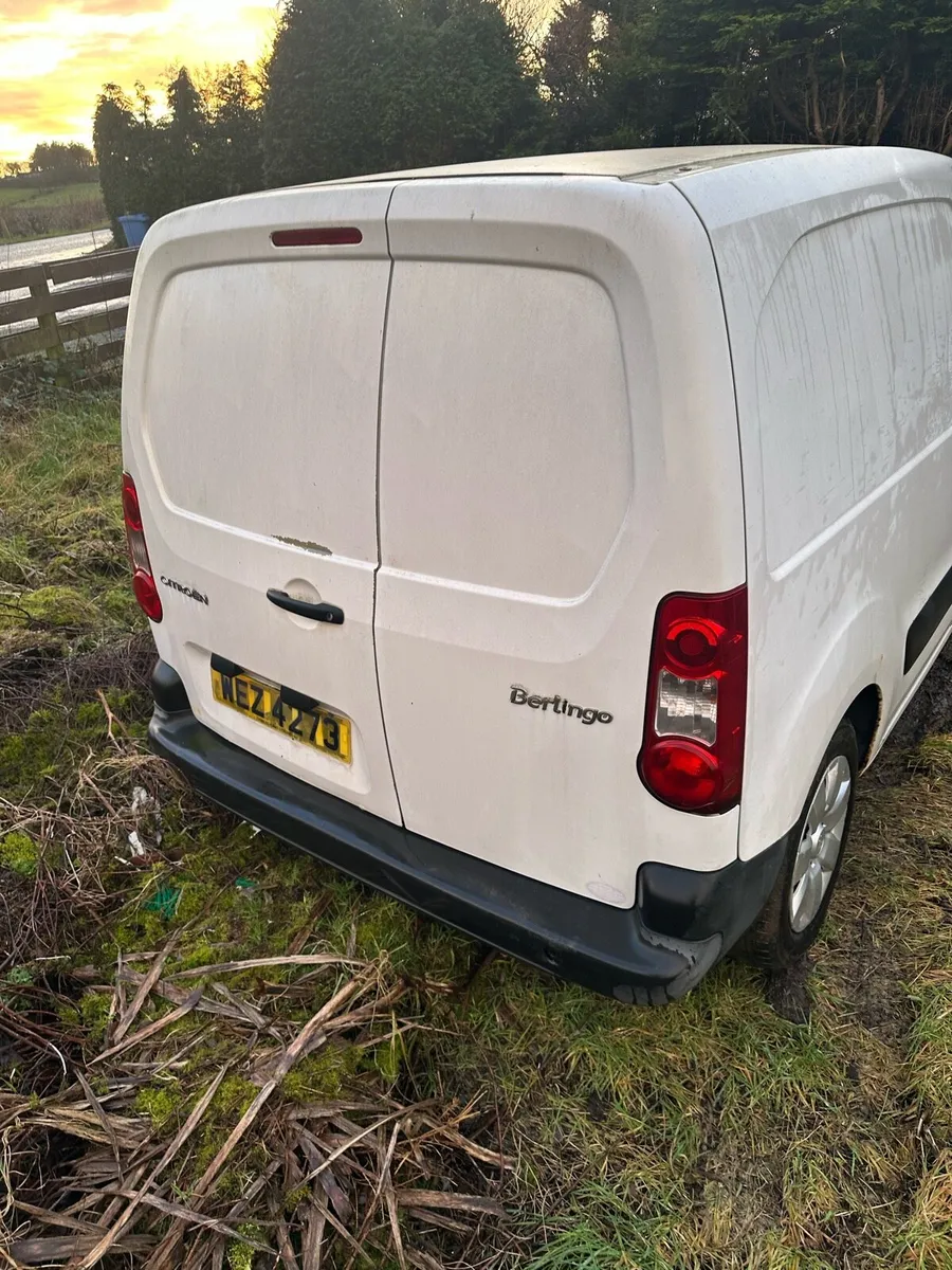 Berlingo and partner for breaking red and white - Image 3