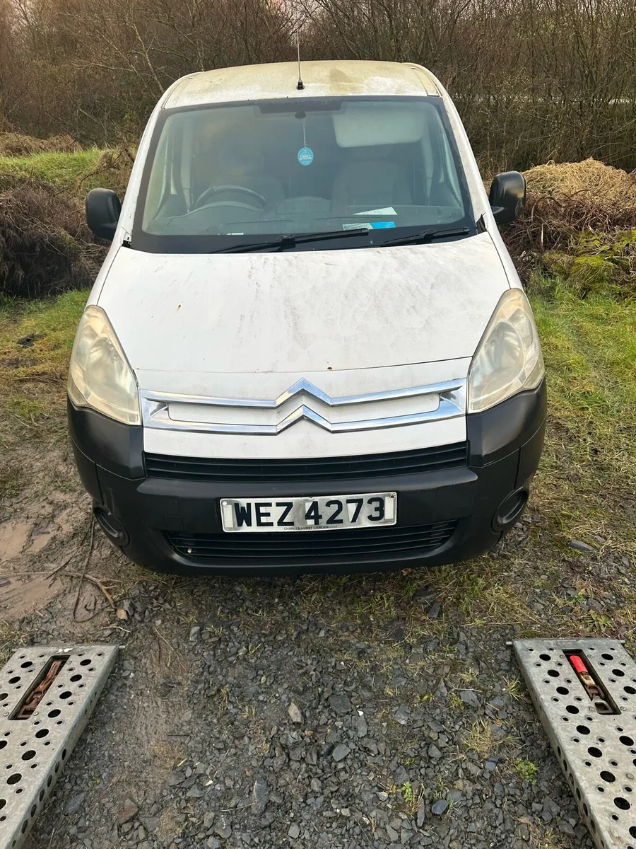 Berlingo and partner for breaking red and white - Image 2