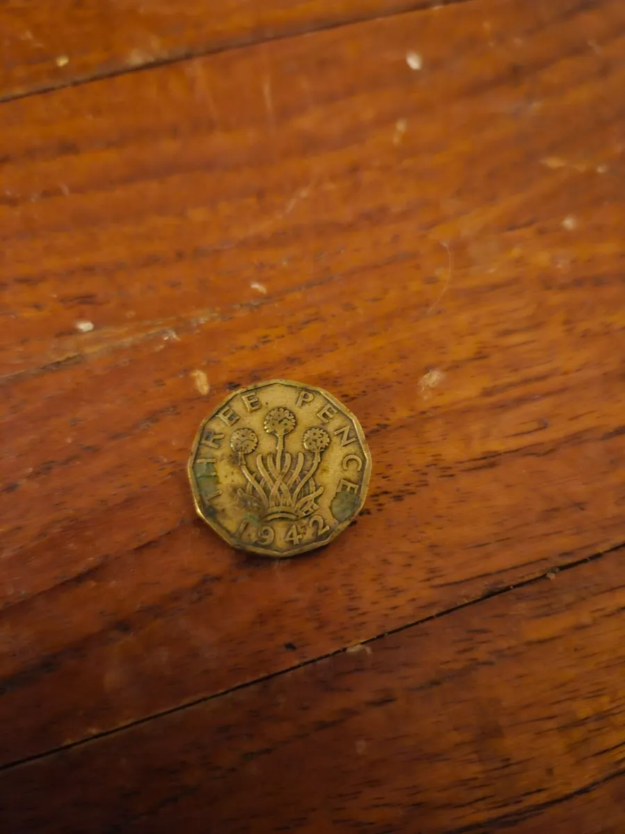 Vintage British 3 Pence Piece 1942 - Image 2