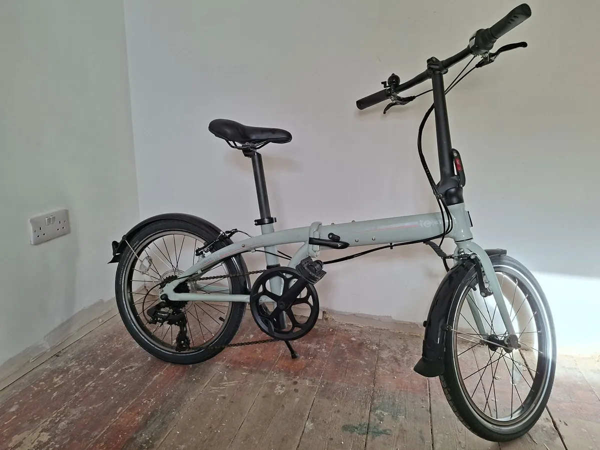 Tern Link C8 folding bike - Image 1
