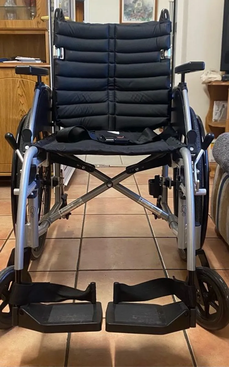 wheelchair - Image 1