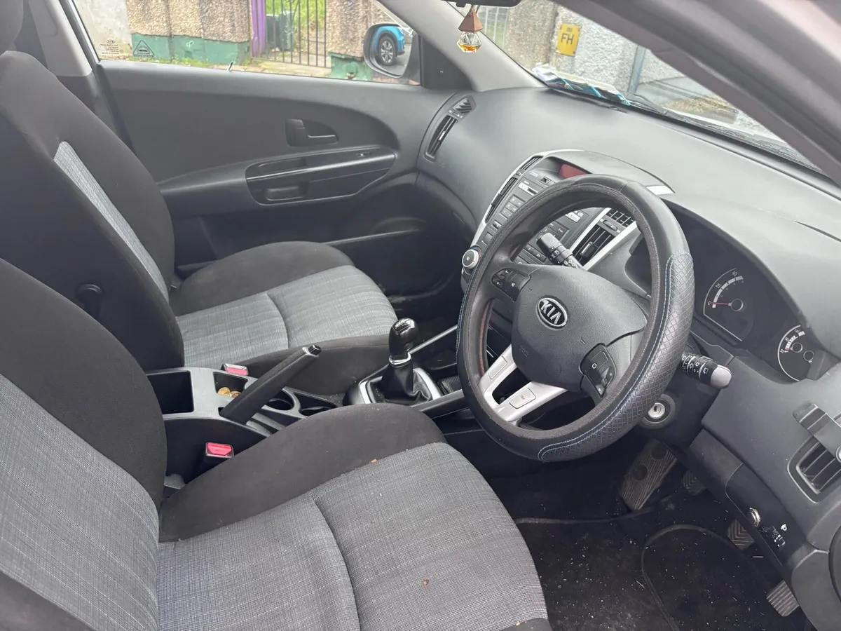 Kia Ceed 2010 1.4 gasol - Image 3