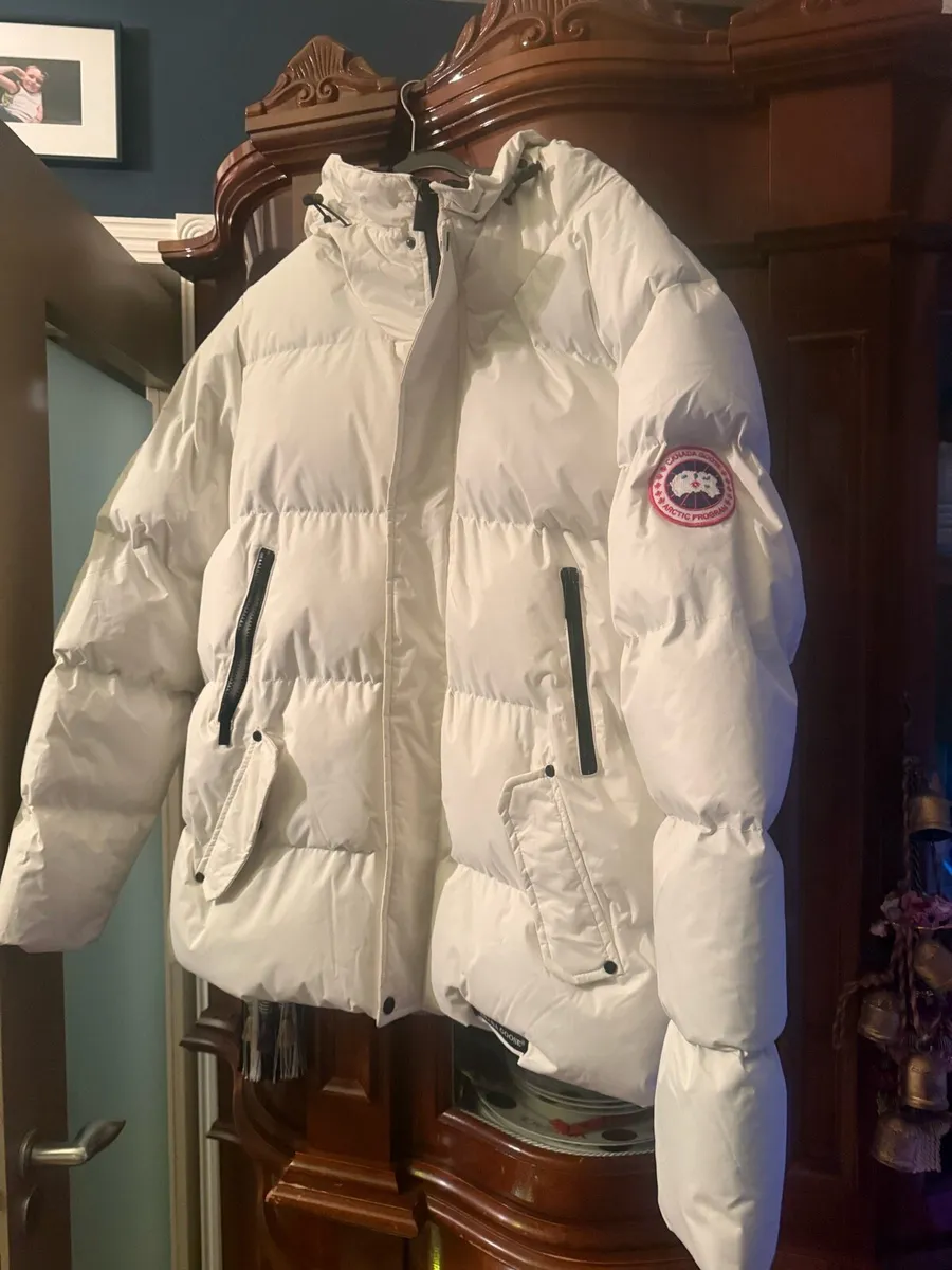 Canada goose jacket - Image 2