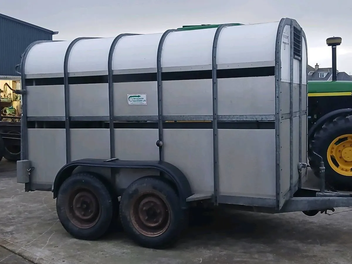 Nugent cattle trailer - Image 1
