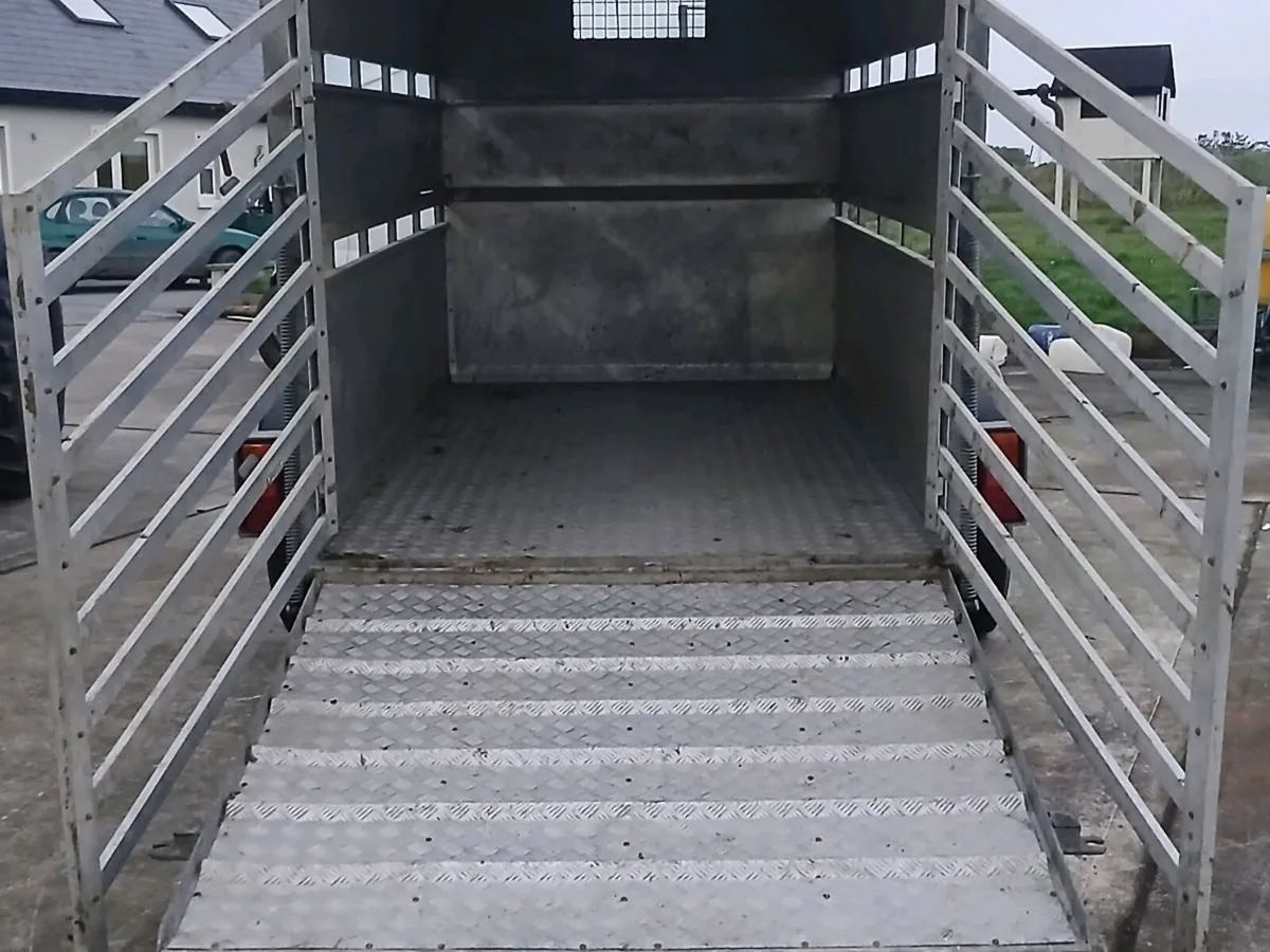 Nugent cattle trailer - Image 2