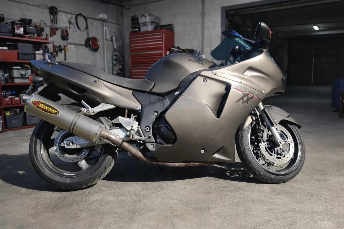 Honda cbr1100xx - Icon akrapovic - Image 1