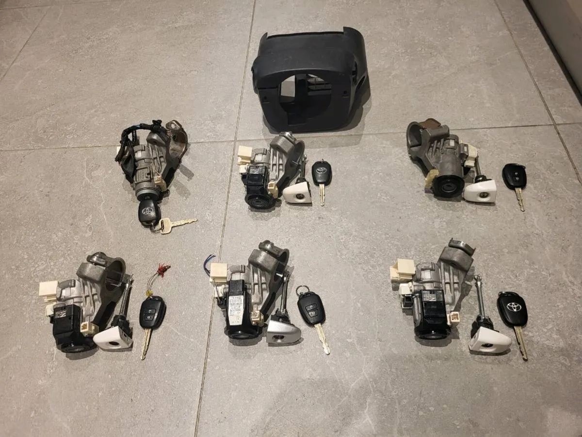 Toyota Aqua full ignition lock ,key and cover. - Image 1