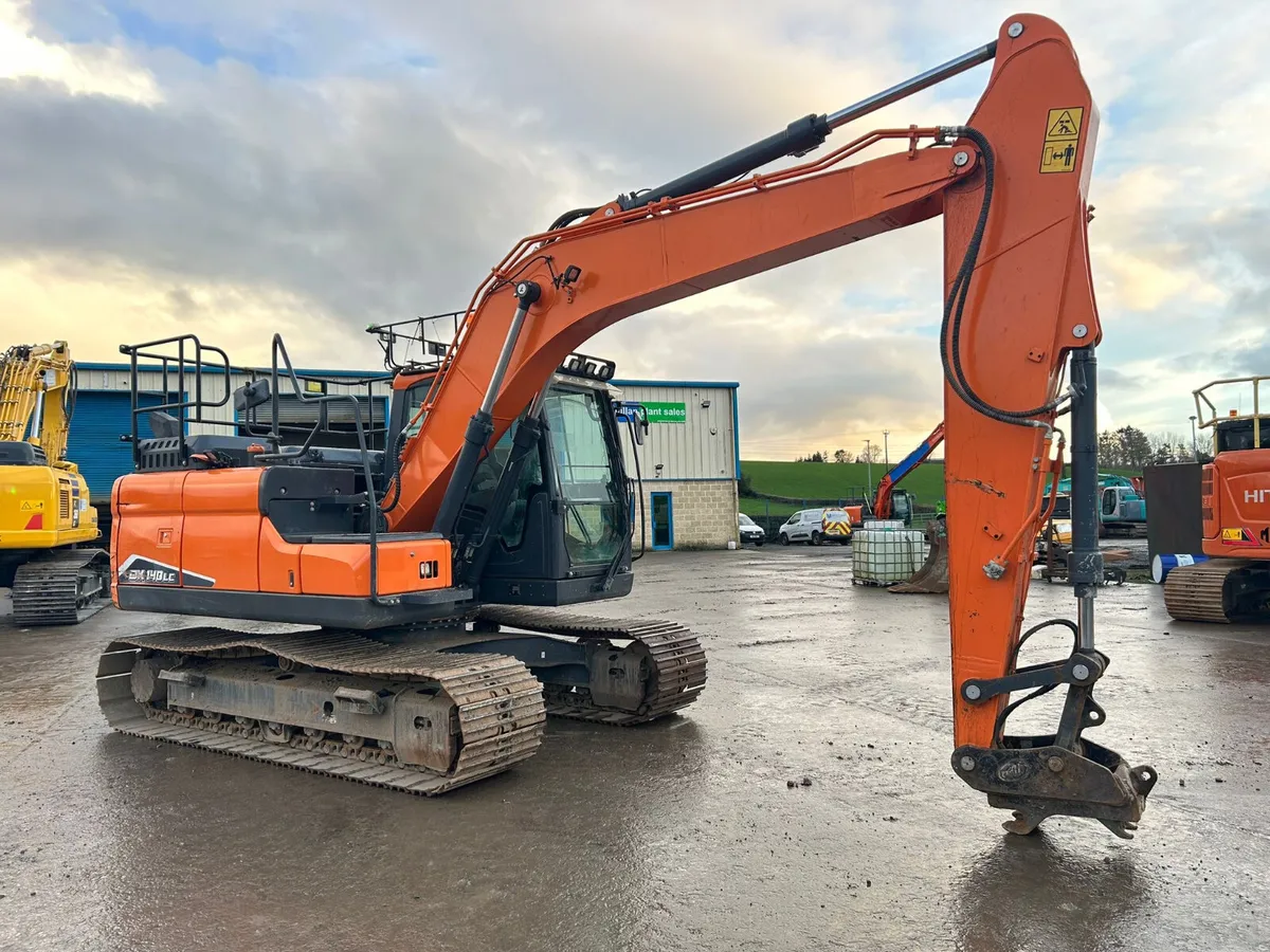 2022 Doosan DX140 LC-7 ( New Model ) 4925Hrs - Image 4