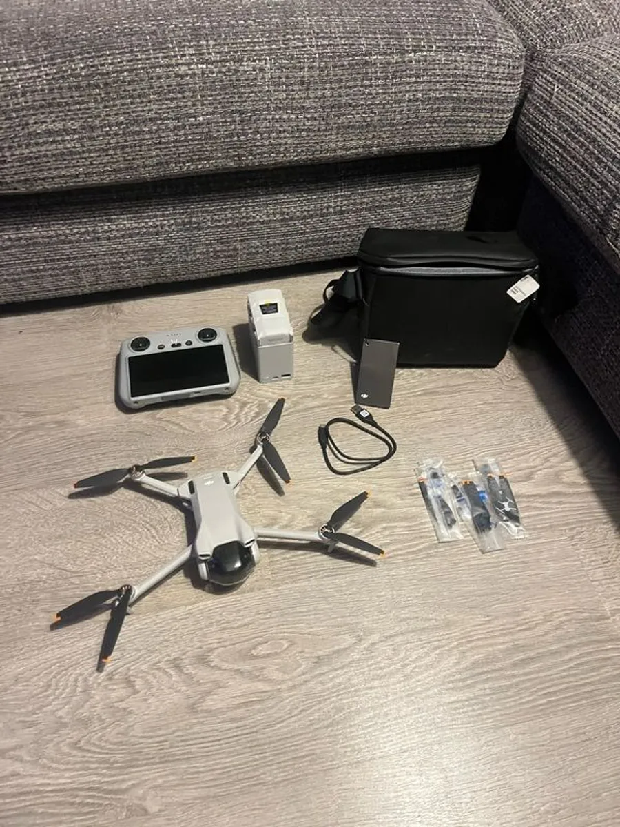 DJI mini 3 fly more combo drone - Image 2