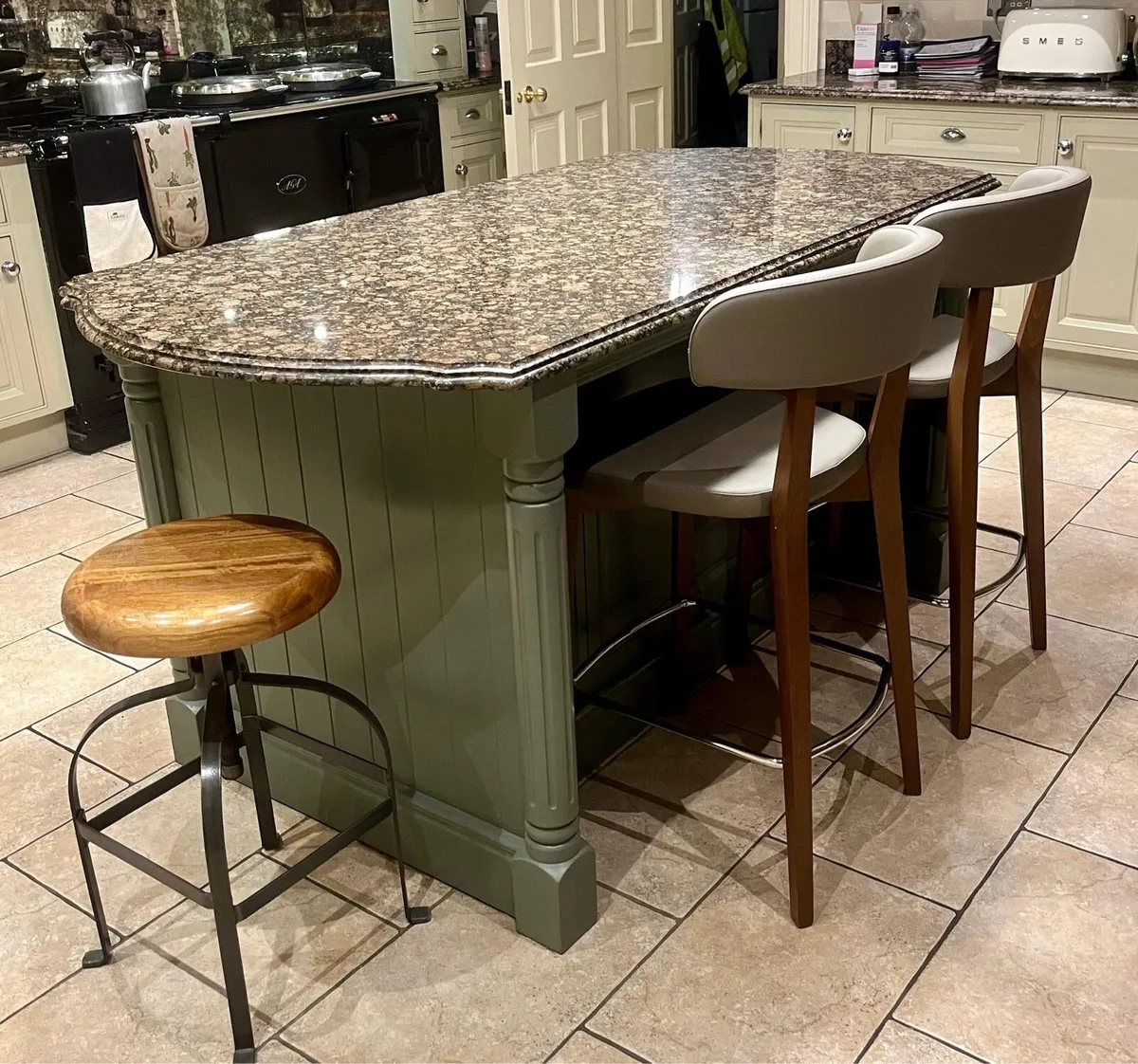 Kitchen Island - Image 3