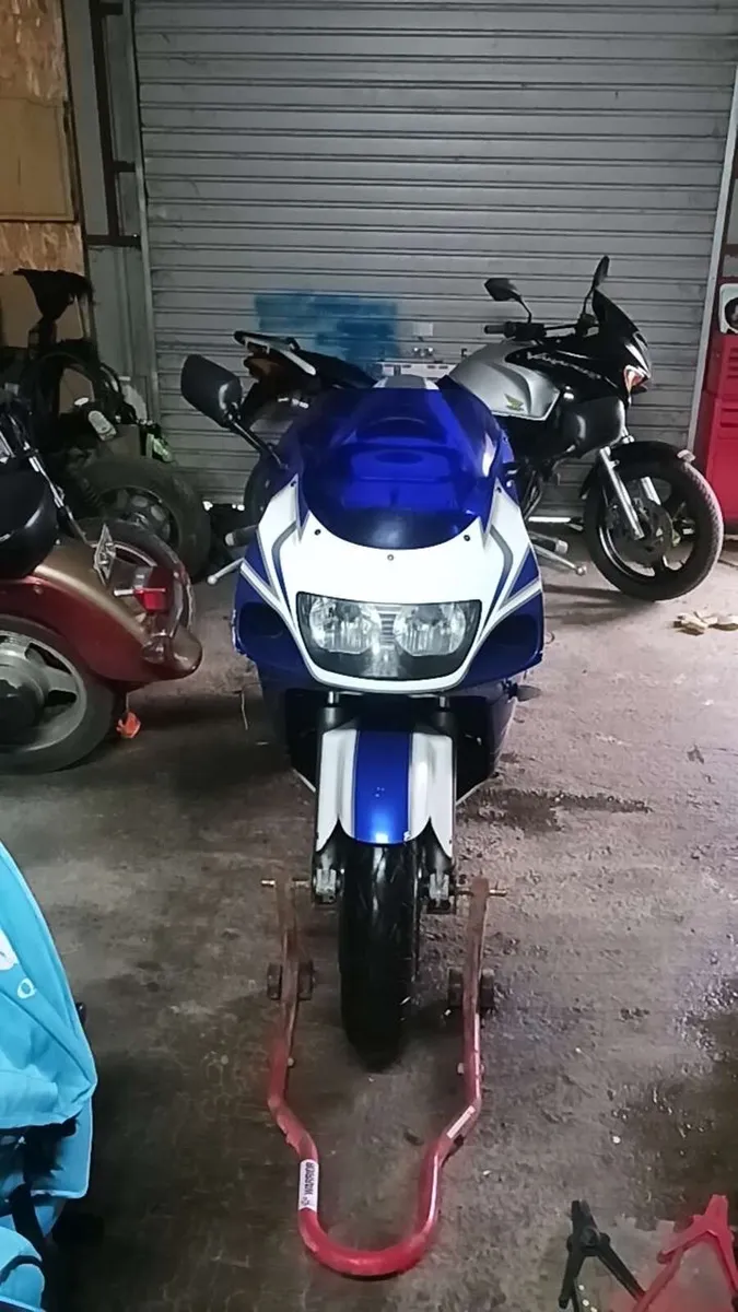 Suzuki gsxr 600 - Image 2