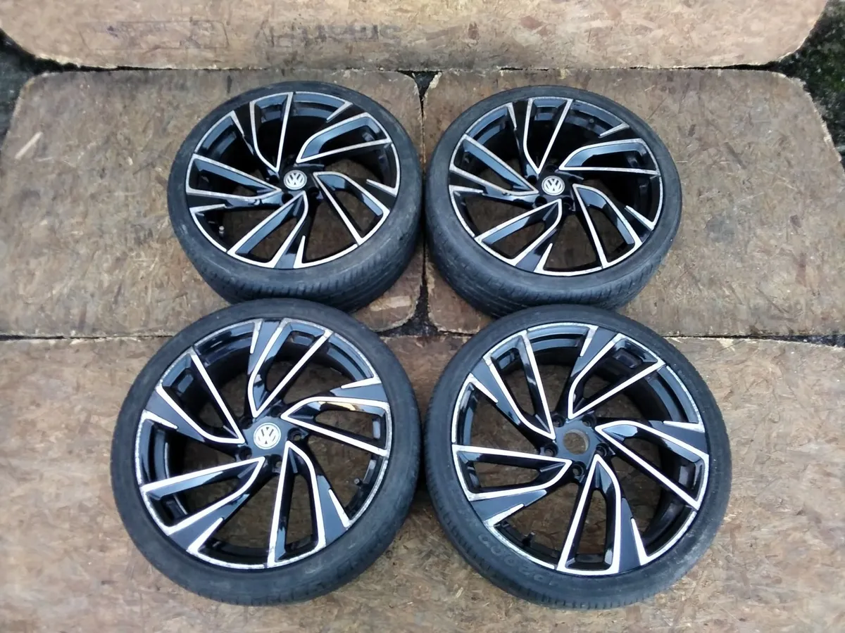 19" Adelaide alloys 5x112 - Image 1