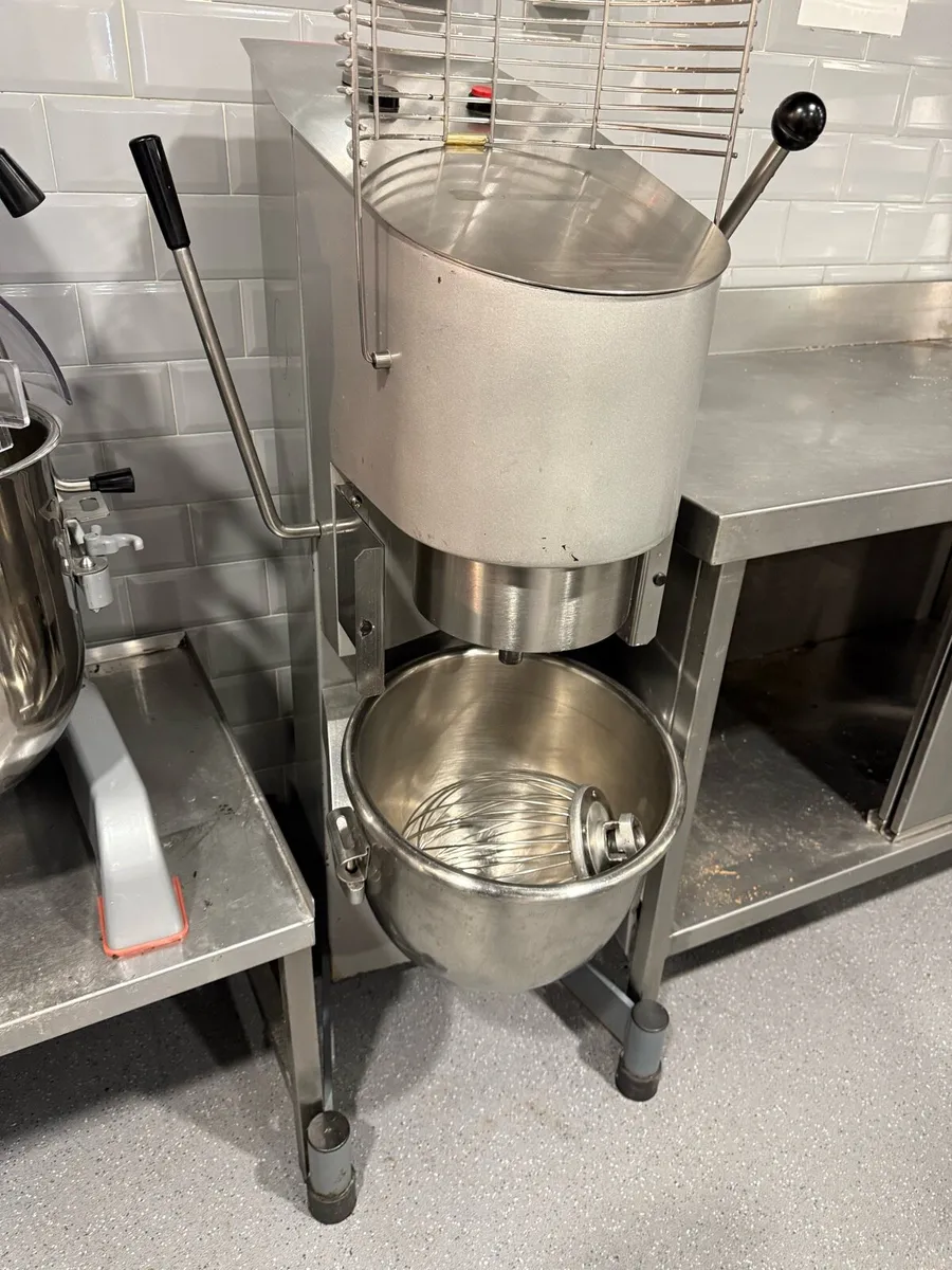 Commercial mixer - Image 2