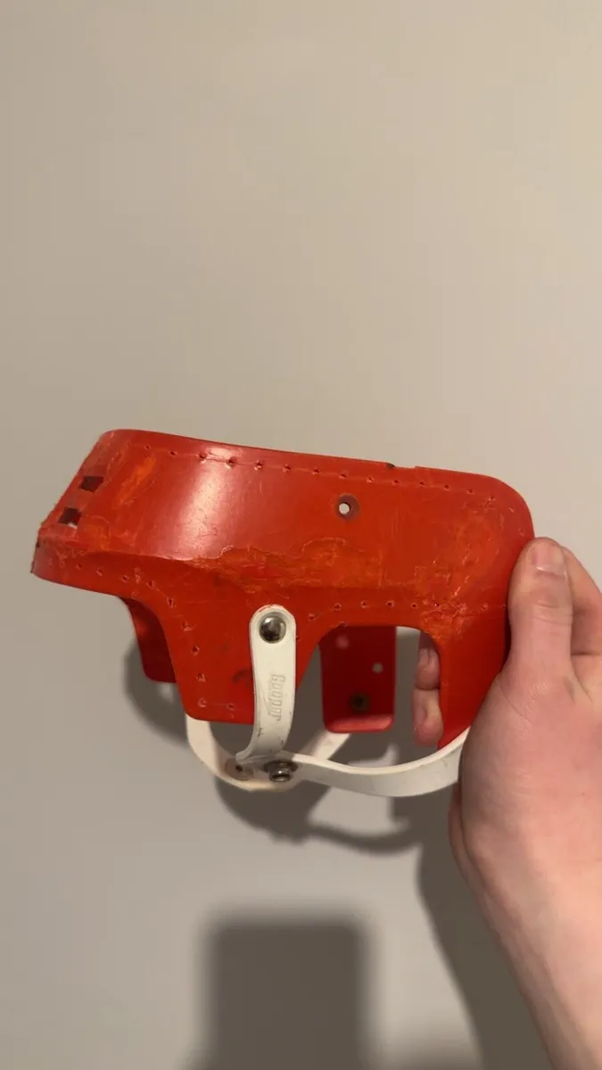 Badly damaged oldstyle senior red front - Image 2