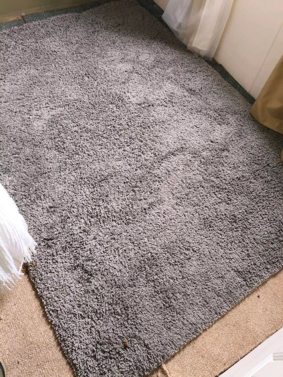 Beautiful gray rug , like new 35 Euro - Image 4